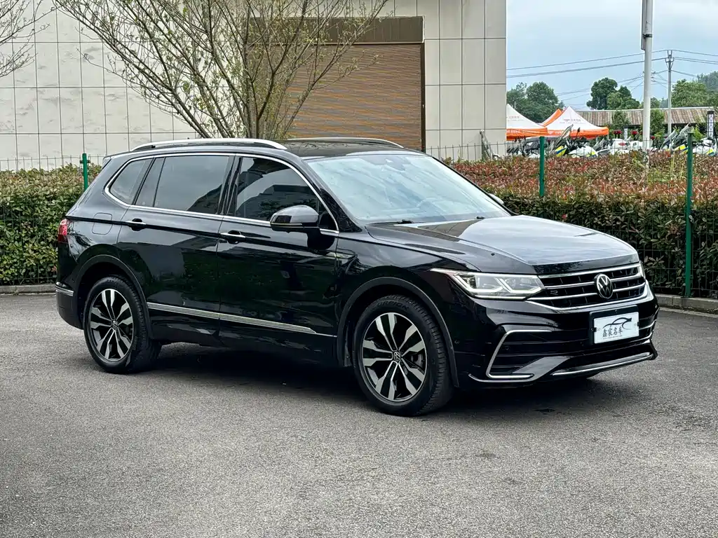 Volkswagen Tiguan L 2021 — фото 3
