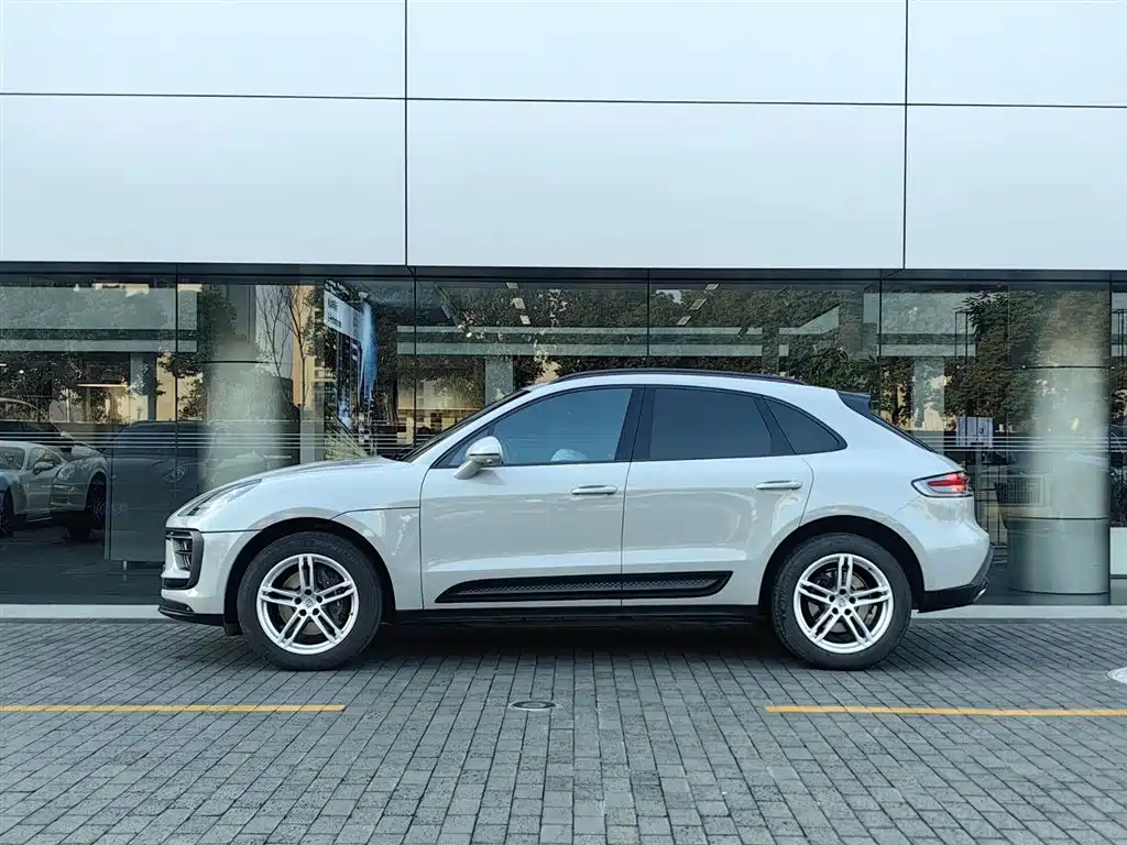 Porsche Macan 2023 — фото 2