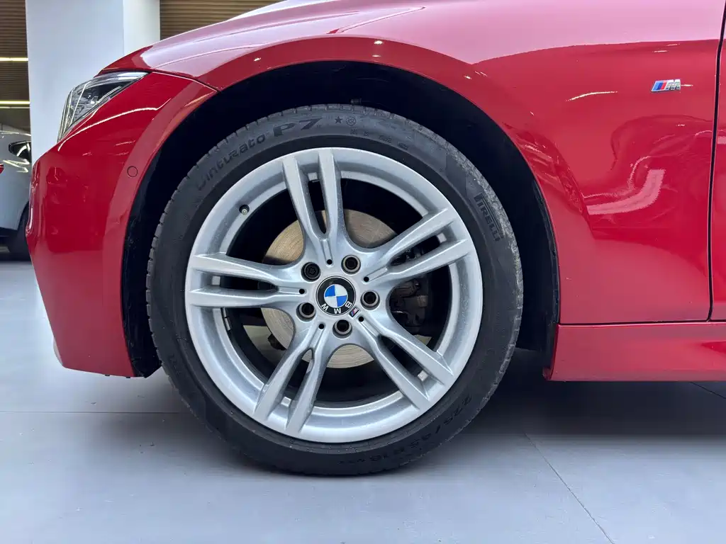 BMW 3 Series 2018 — фото 9