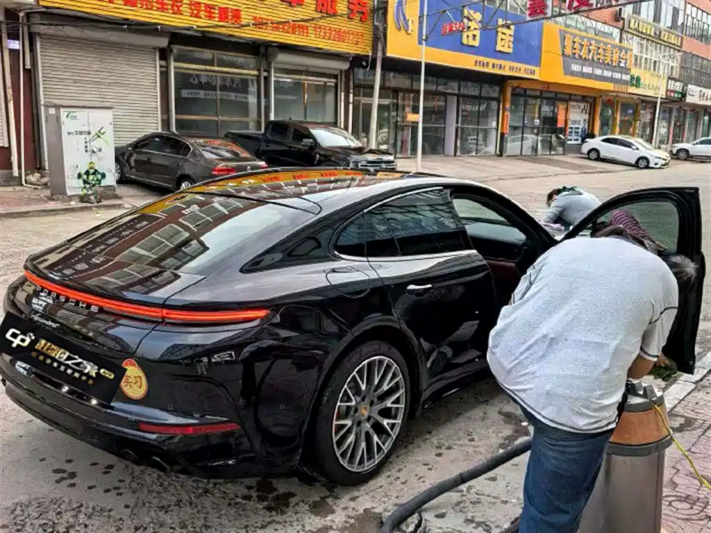 Porsche Panamera 2024