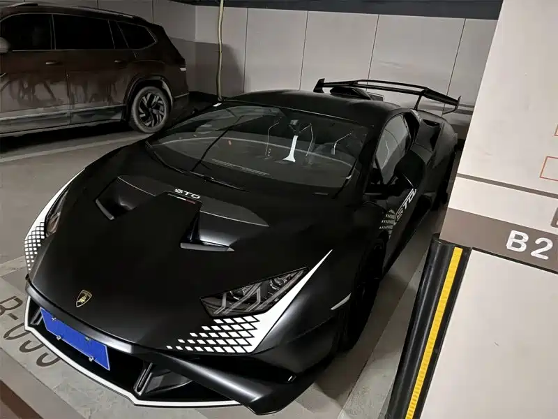 Lamborghini Huracán 2023 — фото 1