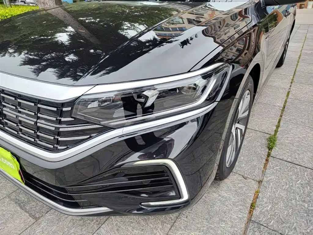 Volkswagen Passat PHEV 2023 — фото 24