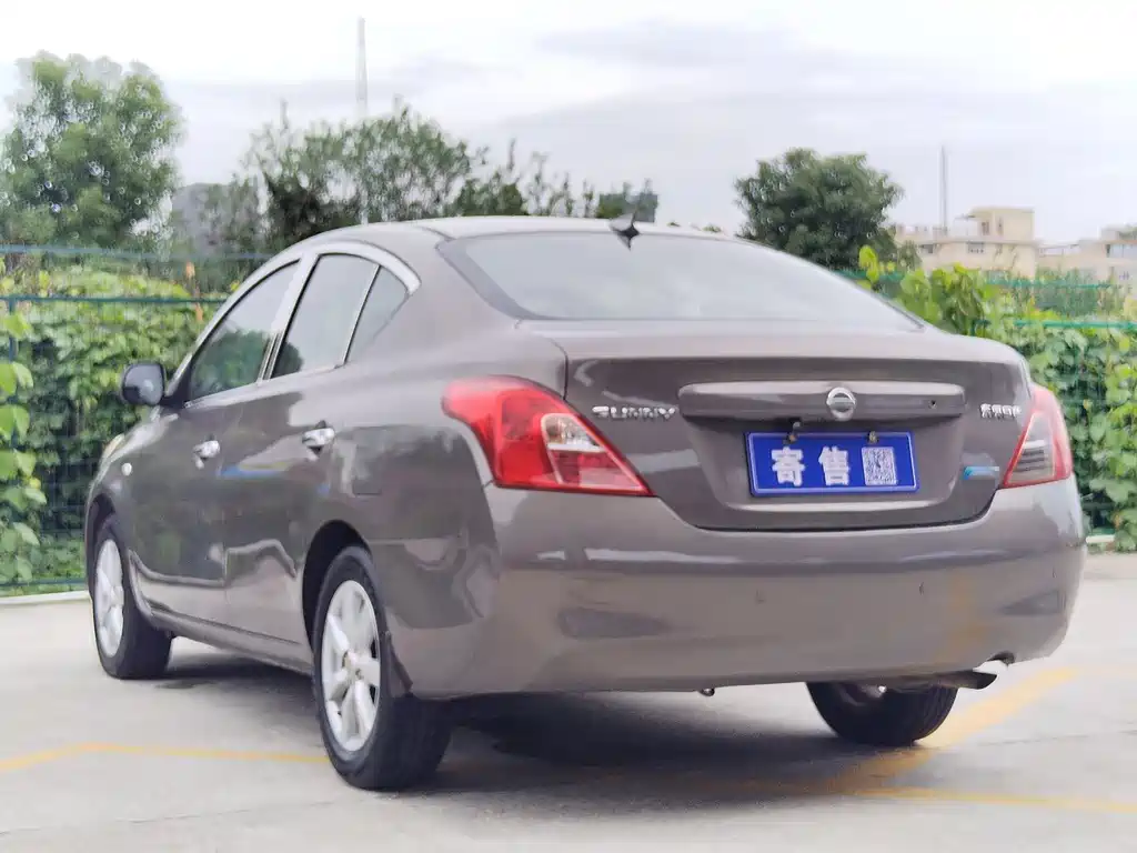 Nissan Sunny 2012 — фото 6