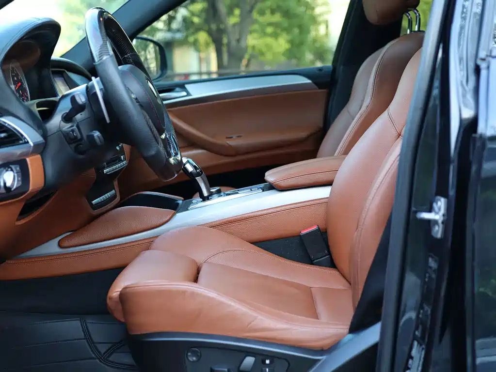 BMW X6 M 2012 — фото 18