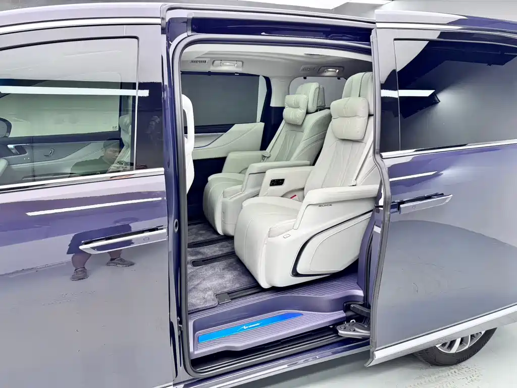 Buick GL8 New Energy 2025 — фото 11