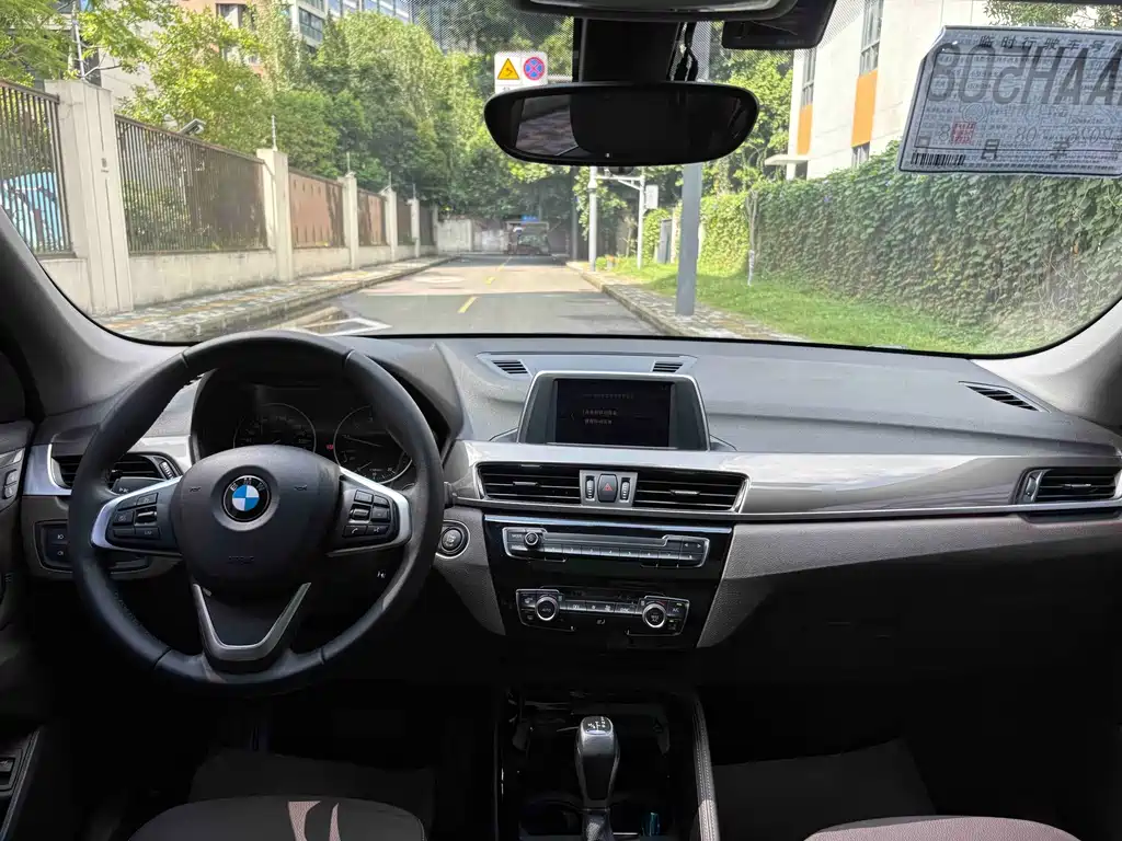 BMW X1 2017 — фото 18