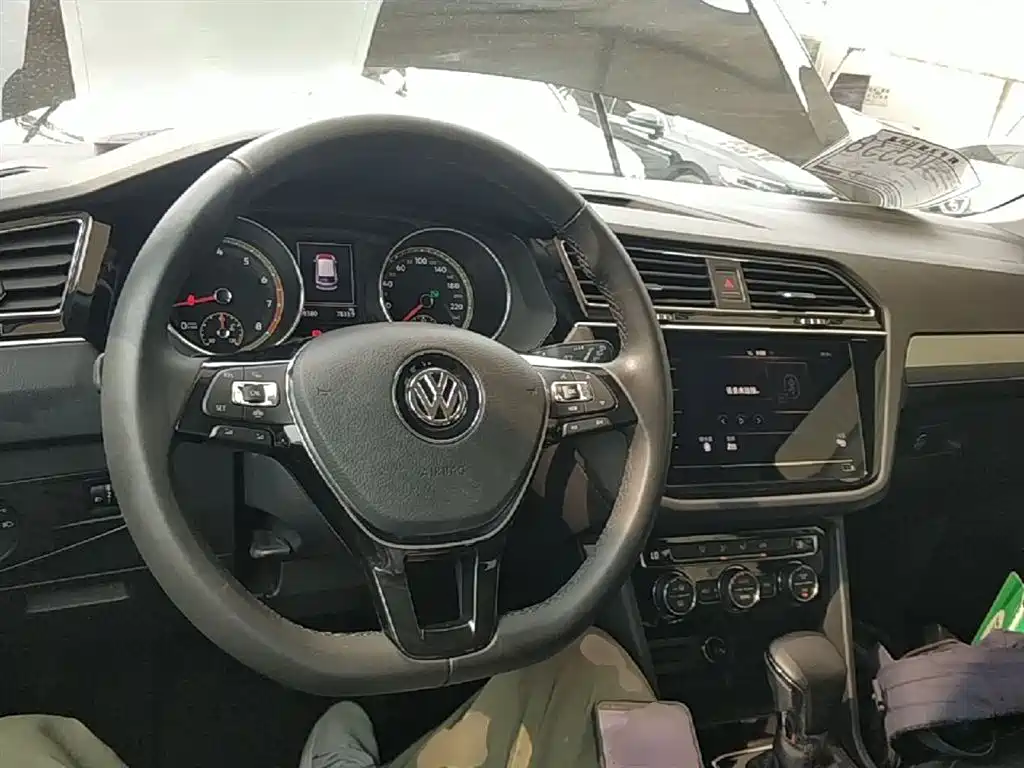 Volkswagen Tiguan L 2020 — фото 10