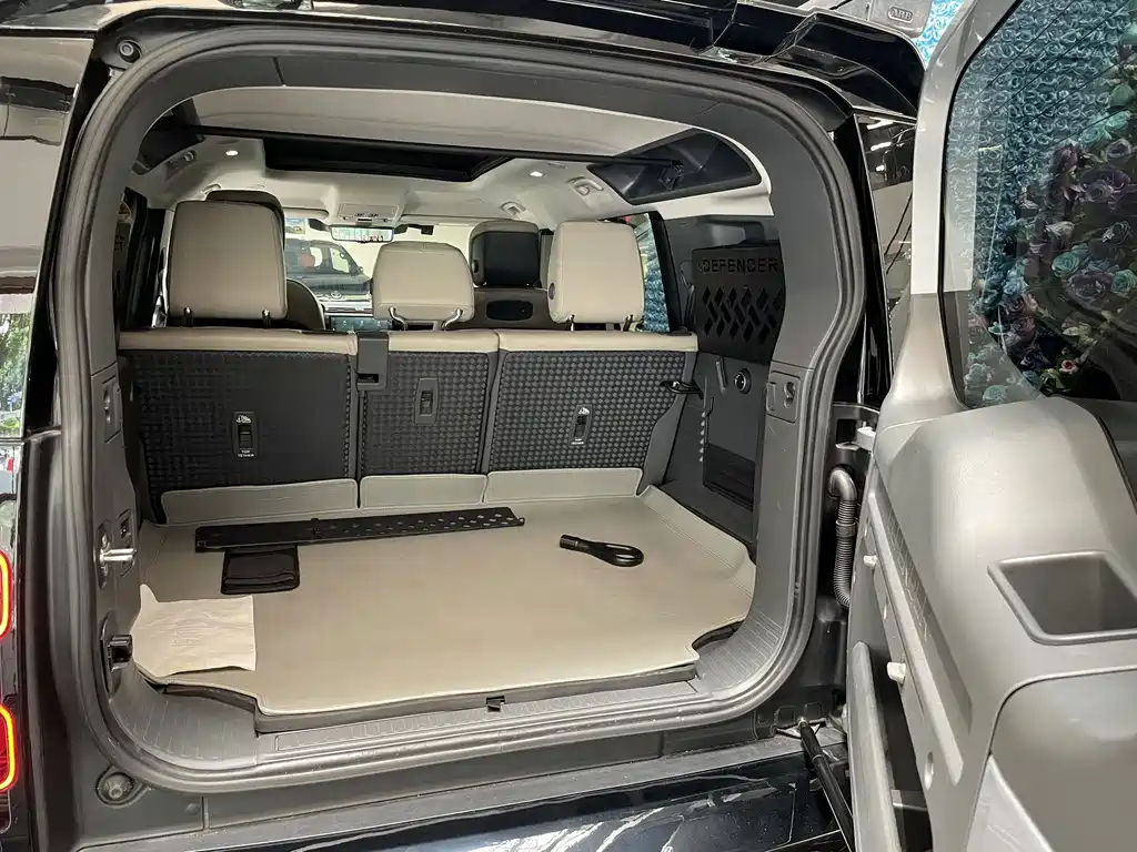Land Rover Defender 2022 — фото 20