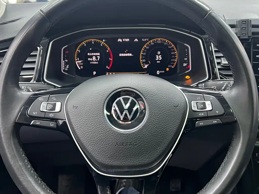 Volkswagen T-Roc 2021 — фото 9