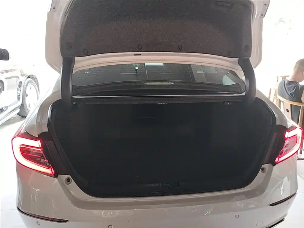 Honda Accord 2022 — фото 19