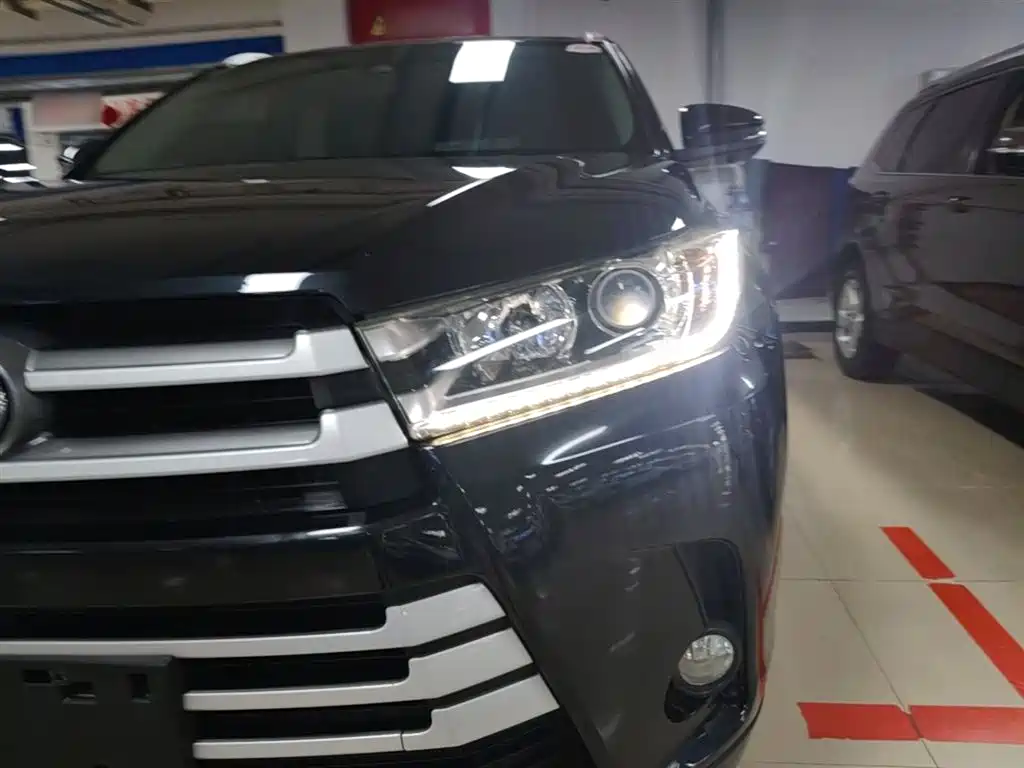 Toyota Highlander 2020 — фото 24