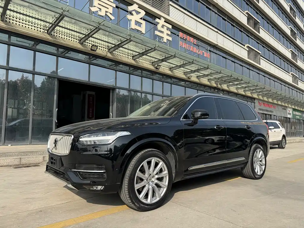 Volvo XC90 2017 — фото 1