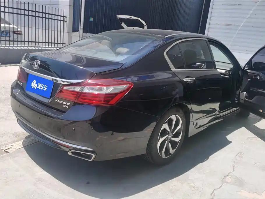 Honda Accord 2017 — фото 3