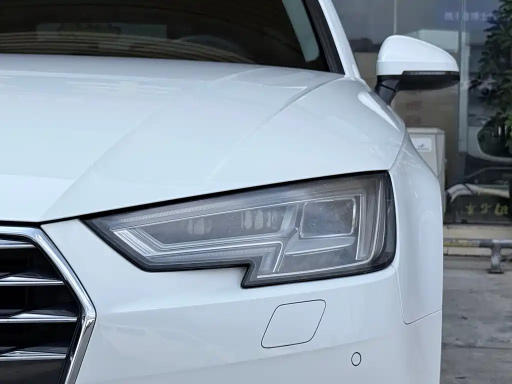 Audi A4L 2017 — фото 13