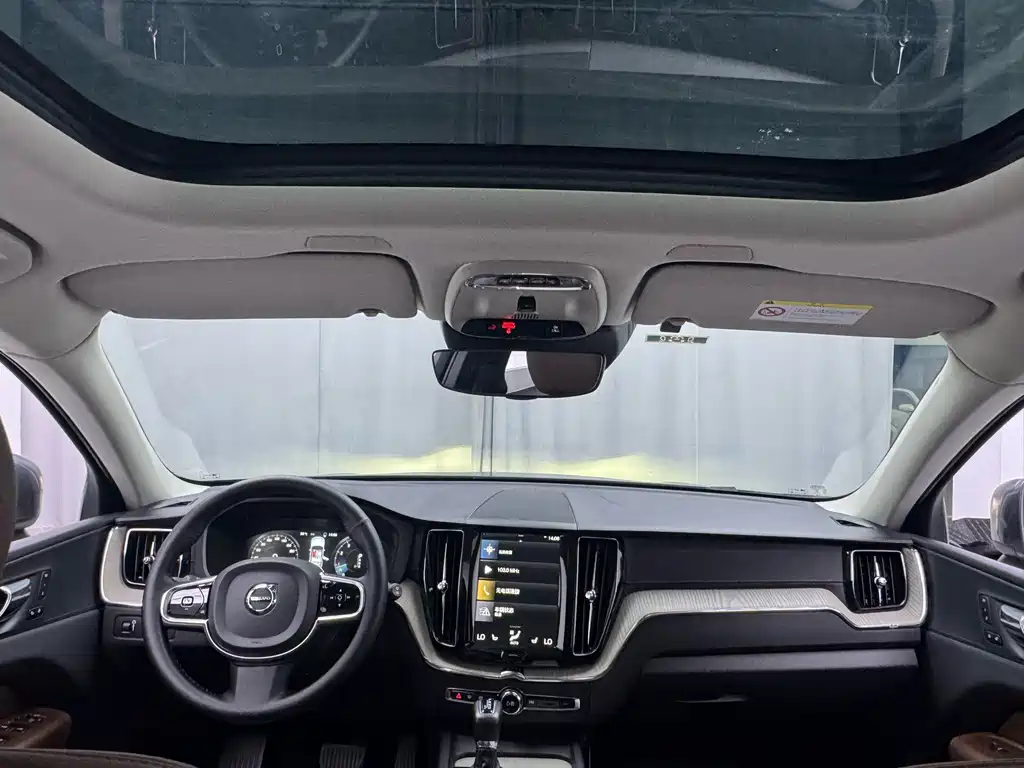 Volvo XC60 2020 — фото 10