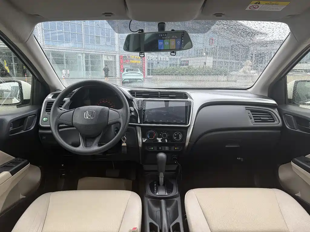 Honda City 2017 — фото 11
