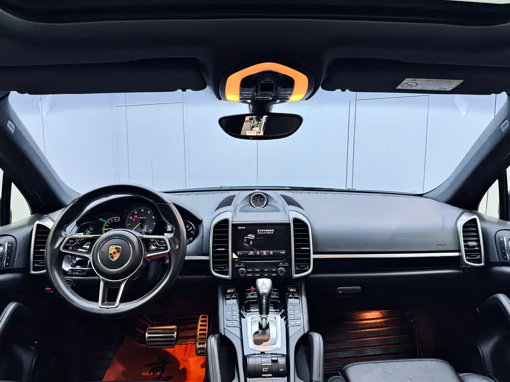 Porsche Cayenne Hybrid 2018 — фото 21