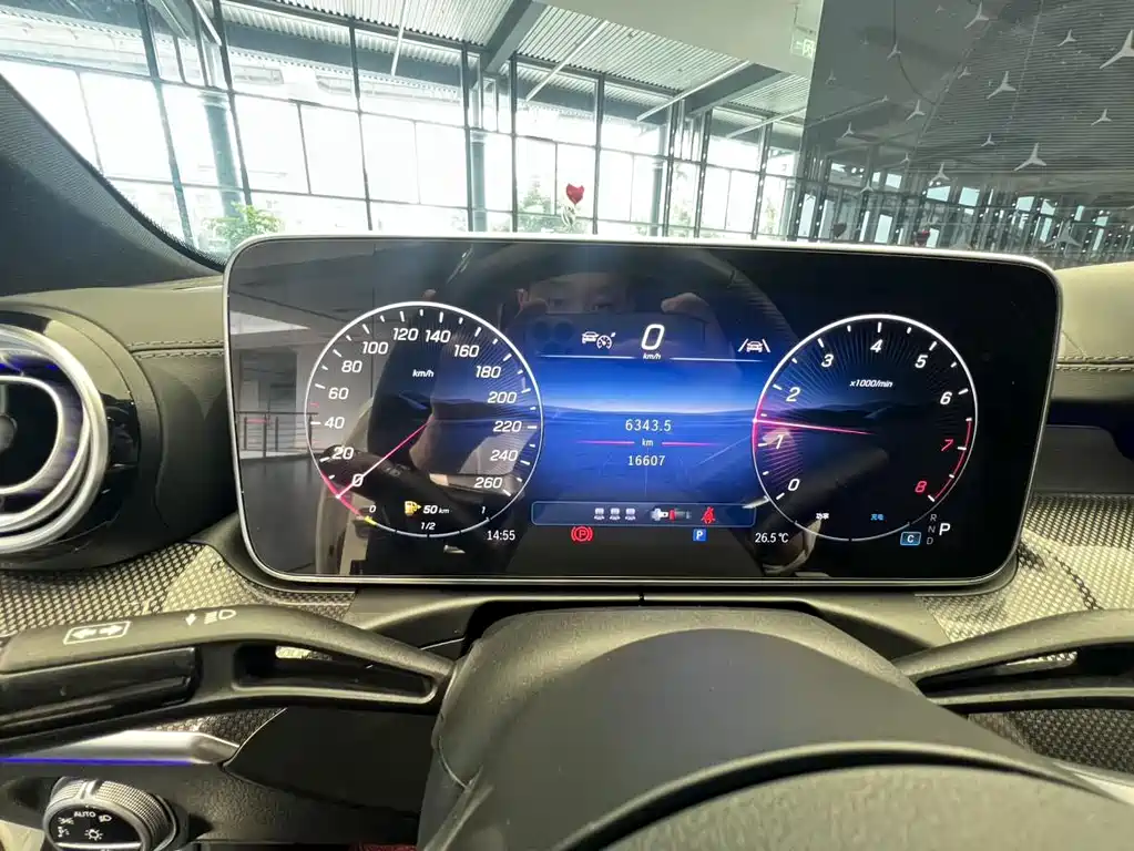 Mercedes-Benz C-Class 2025 — фото 12