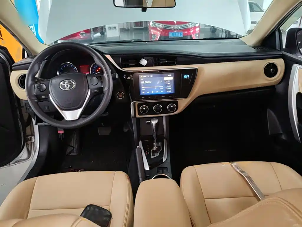 Toyota Corolla 2018 — фото 10