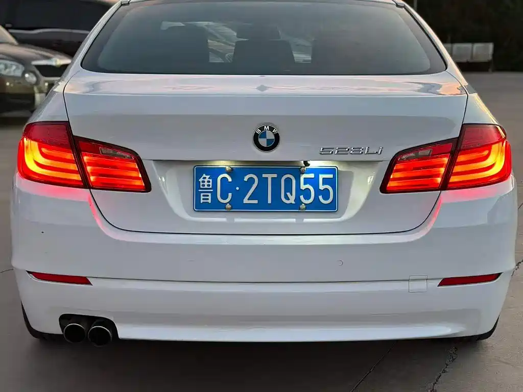 BMW 5 Series 2011