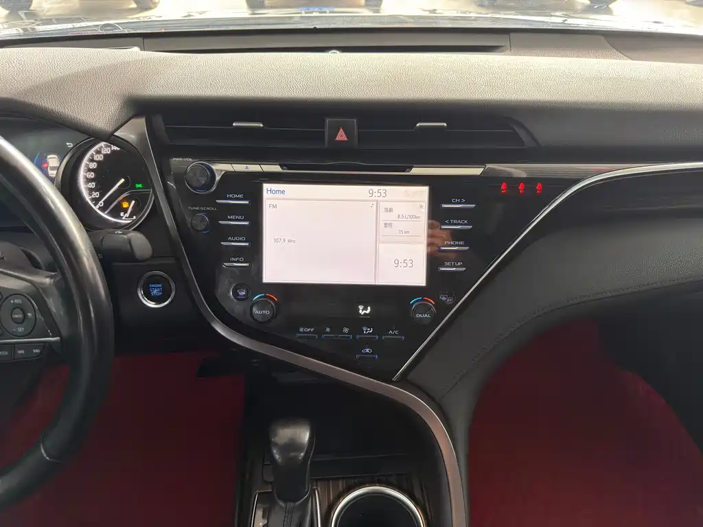 Toyota Camry 2019 — фото 14