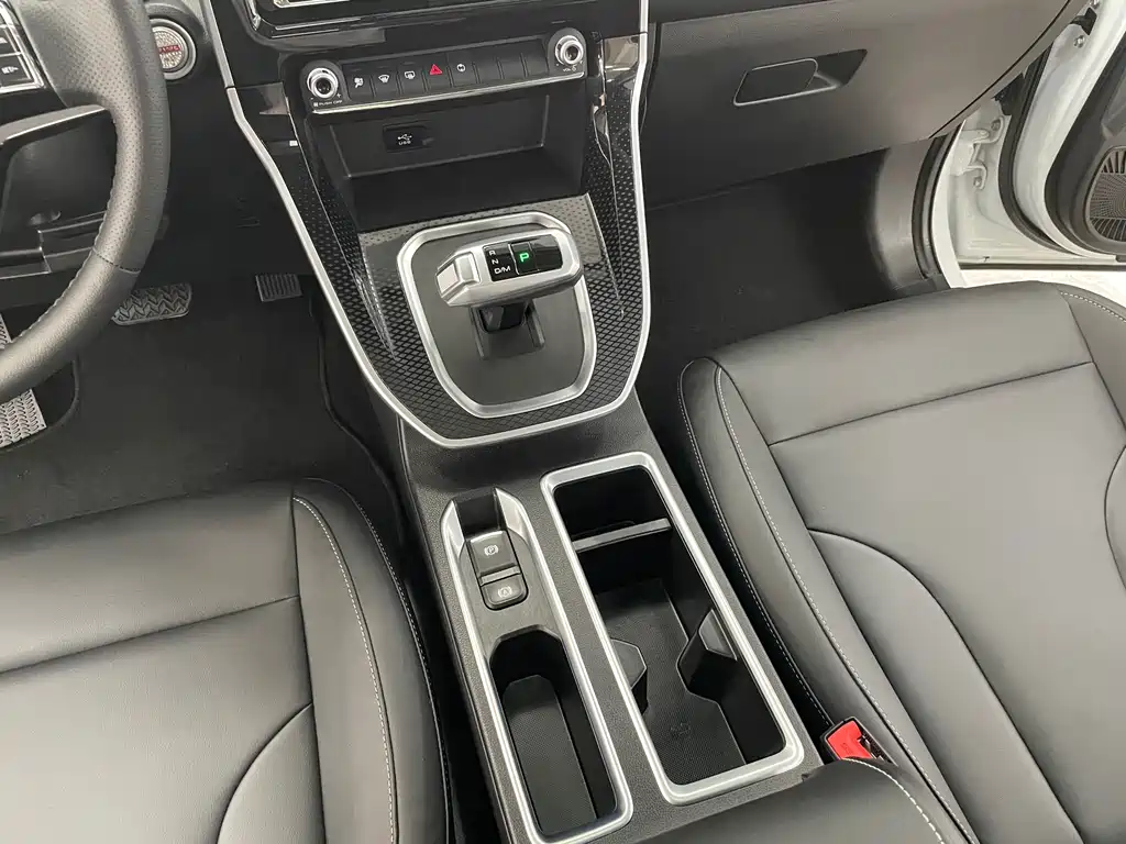 Haval M6 2023 — фото 11