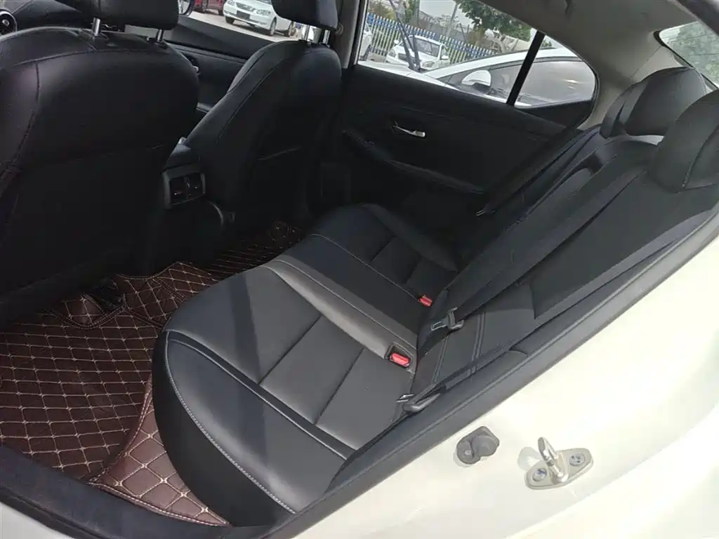 Nissan Sylphy 2021 — фото 17