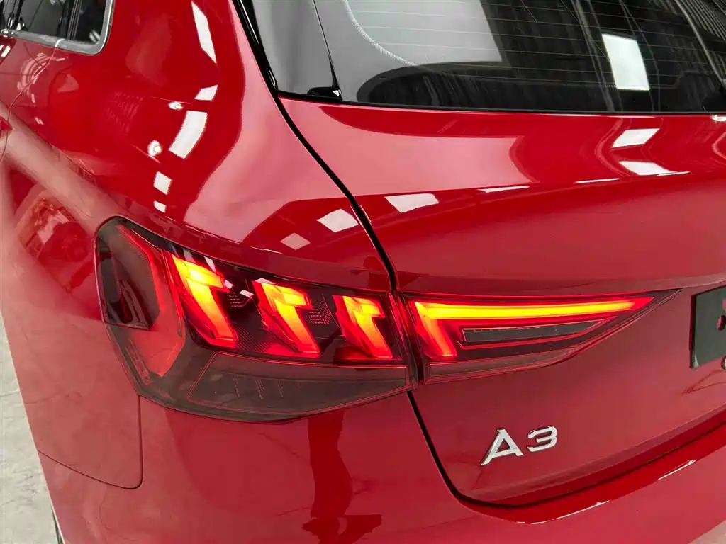 Audi A3 2023 — фото 19
