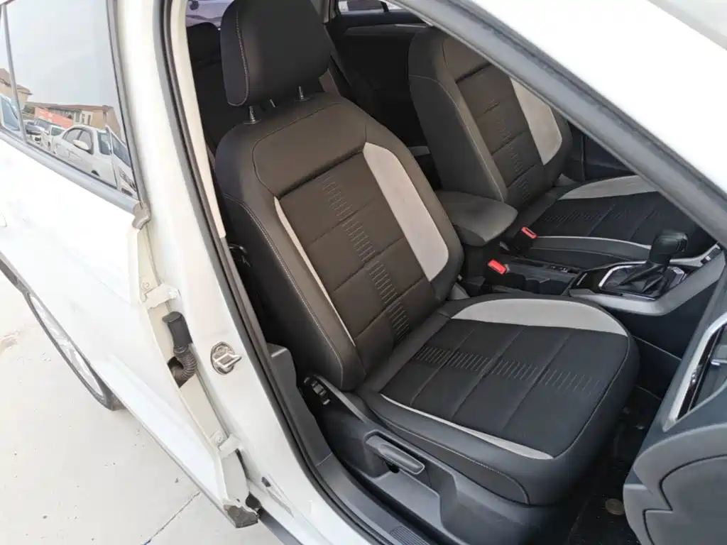 Volkswagen T-Roc 2021 — фото 25