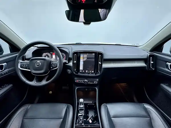 Volvo XC40 2021