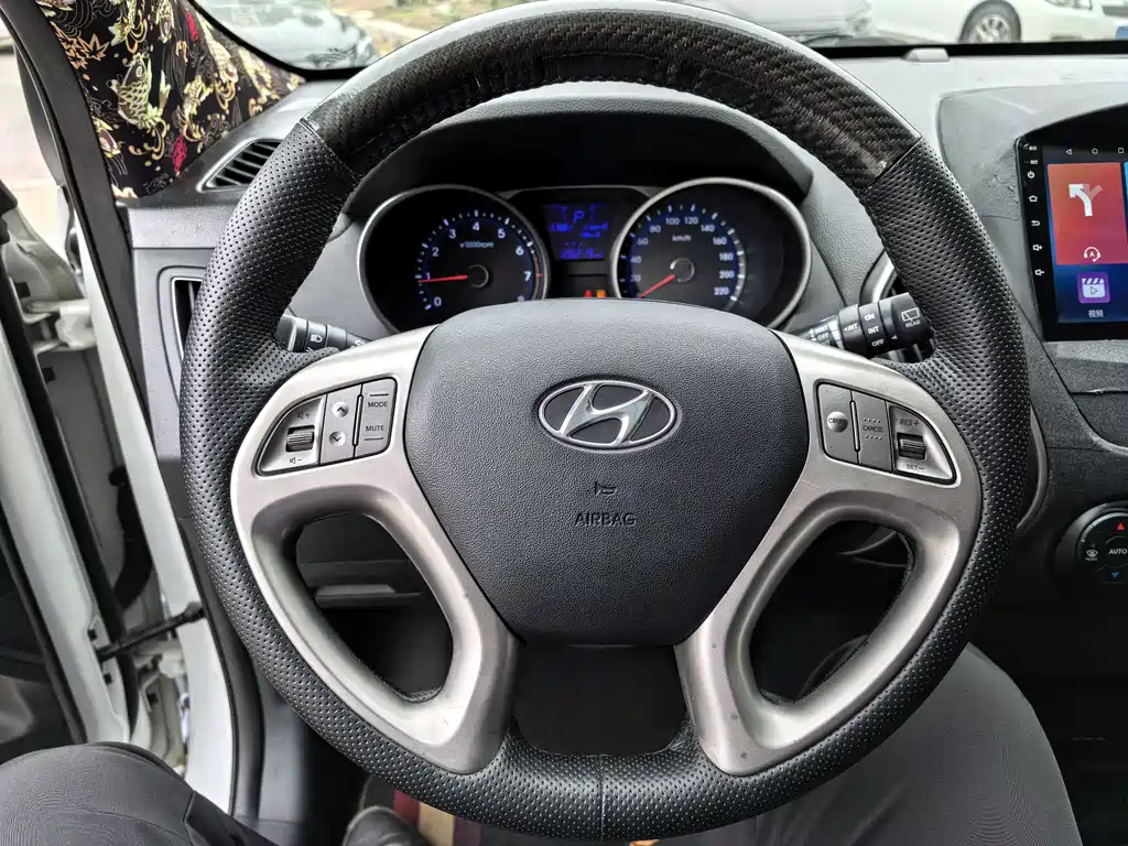 Hyundai ix35 2013 — фото 10