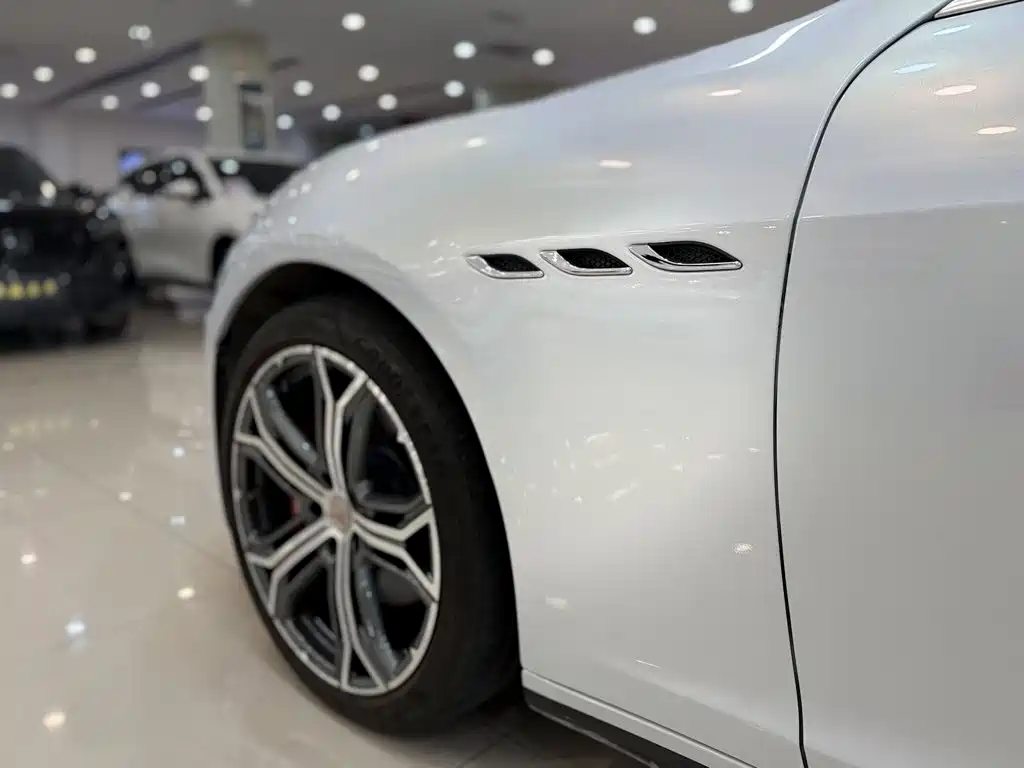 Maserati Ghibli 2014 — фото 18