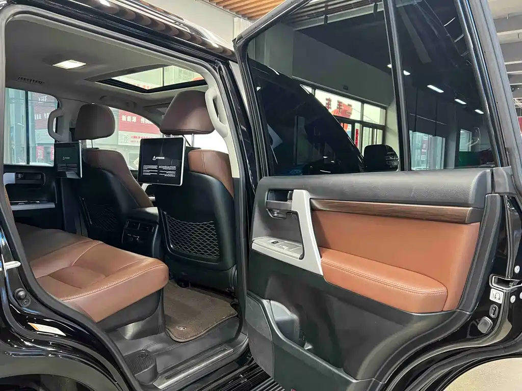 Toyota Land Cruiser 2019 — фото 10