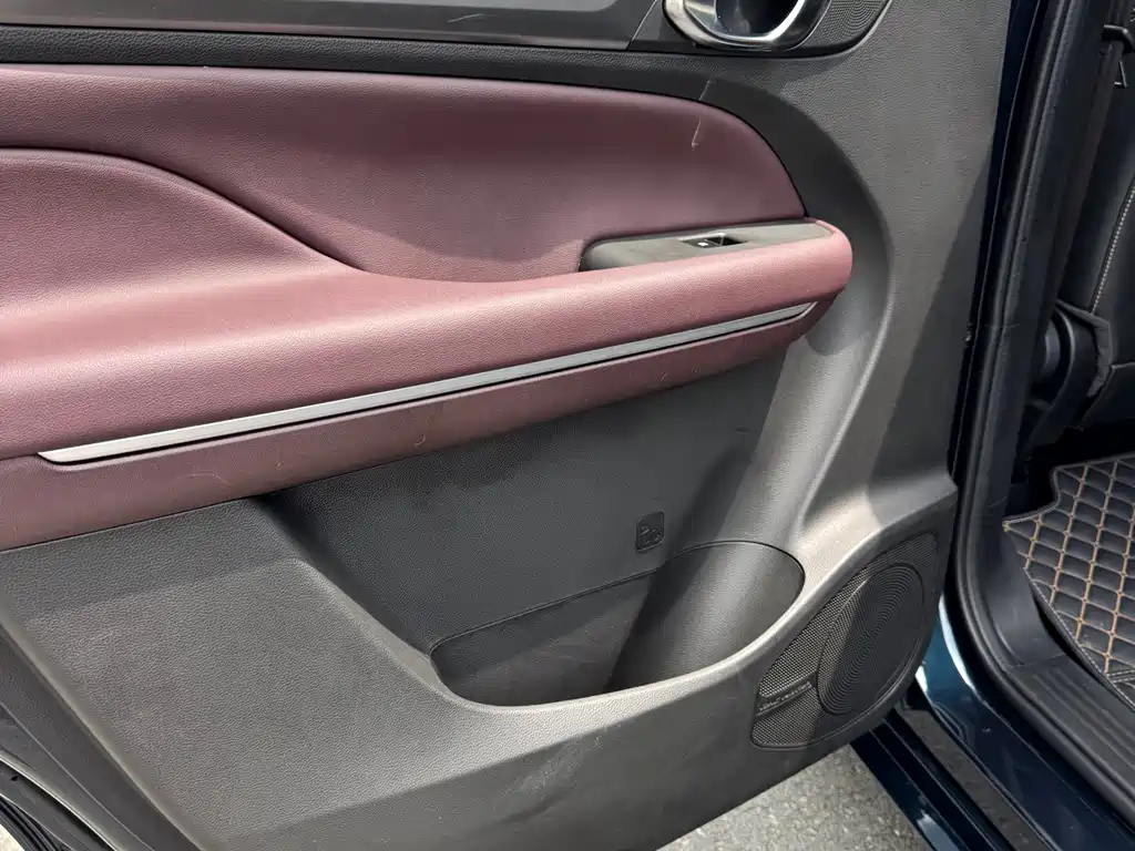 GAC Trumpchi M6 2022 — фото 9