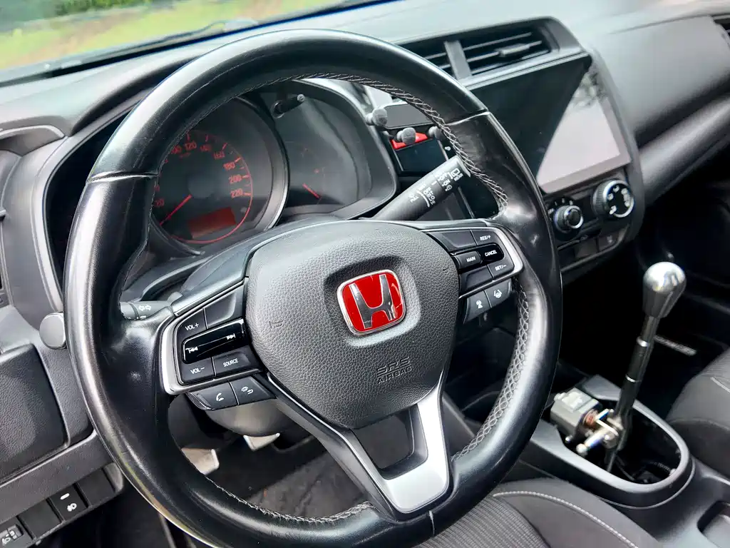 Honda Fit 2018 — фото 46