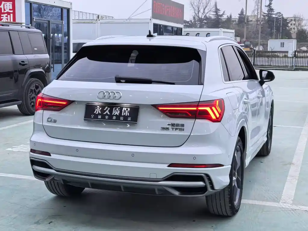Audi Q3 2021 — фото 23