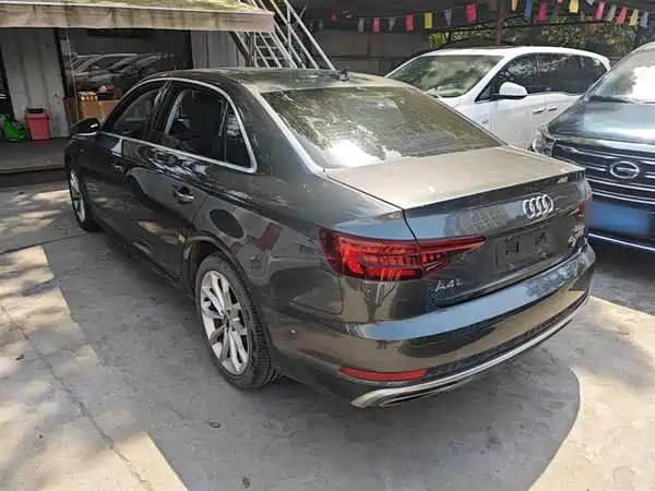 Audi A4L 2019