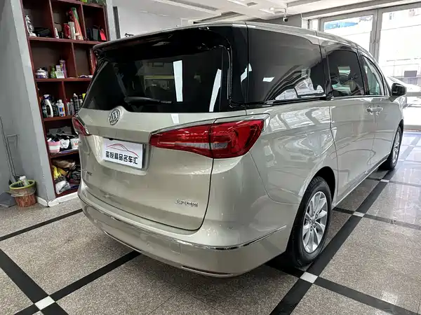 Buick GL8 2017