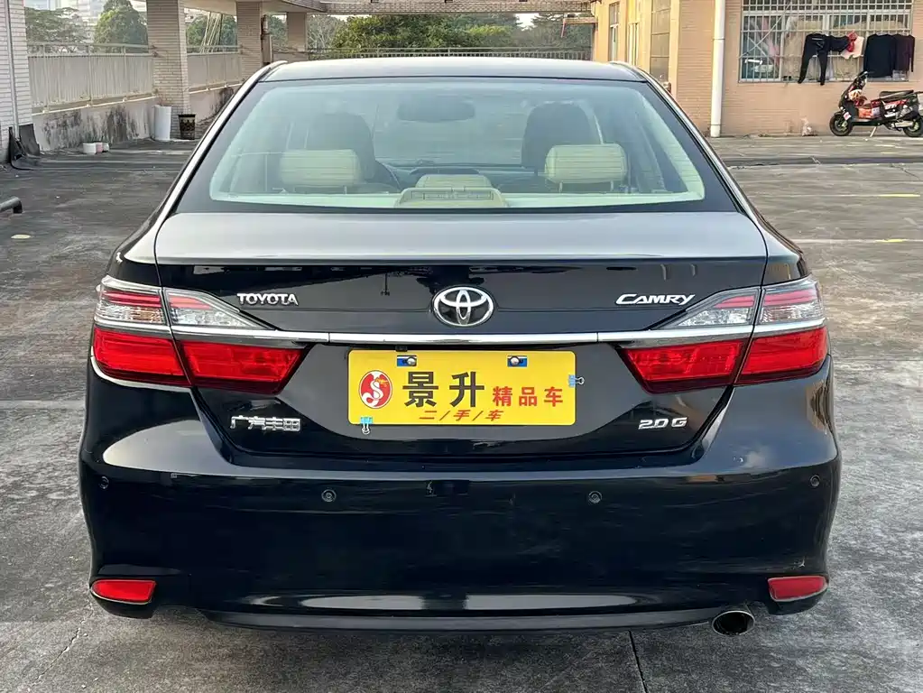 Toyota Camry 2015 — фото 5
