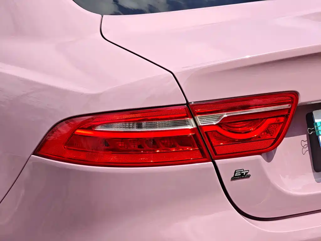 Jaguar XEL 2018 — фото 17