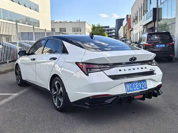 Hyundai Elantra 2021