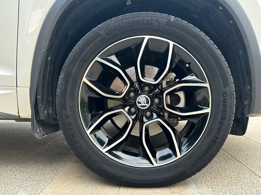 Skoda Kodiaq GT 2021 — фото 19