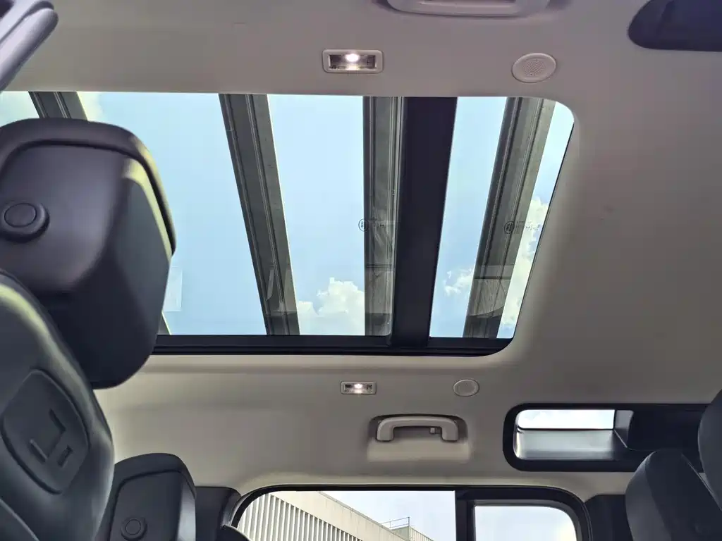 Land Rover Defender 2020 — фото 14