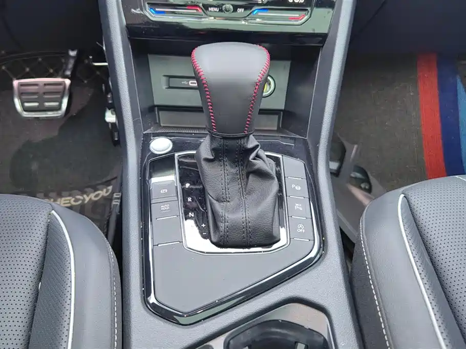 Volkswagen Tiguan L 2023 — фото 16