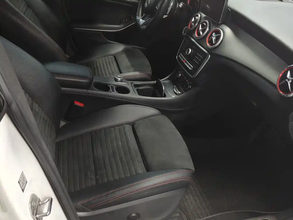 Mercedes-Benz CLA 2018 — фото 12