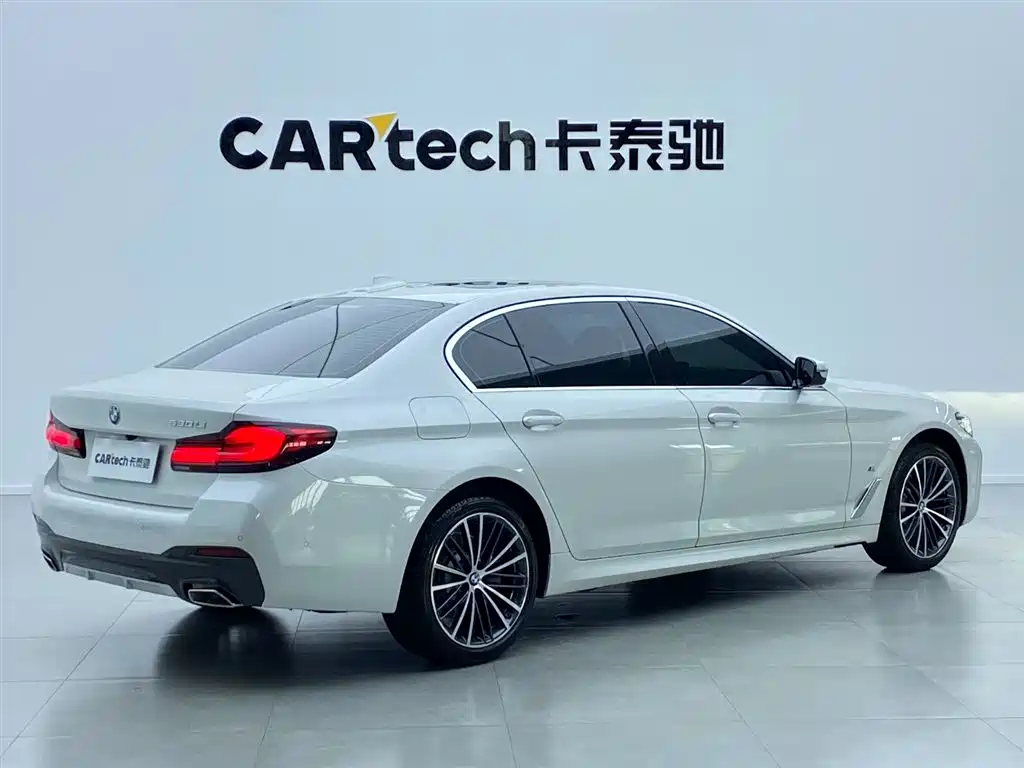BMW 5 Series 2023 — фото 3