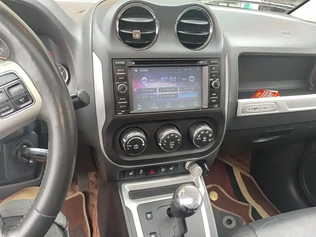 Jeep Compass 2014 — фото 13