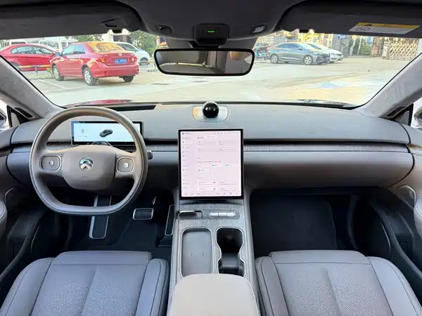 NIO ET7 2025