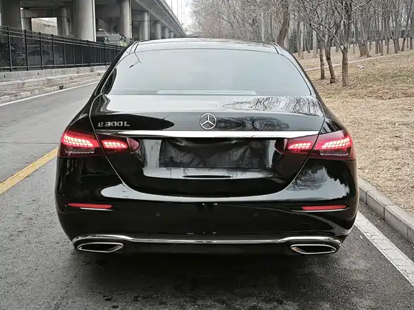 Mercedes-Benz E-Class 2022