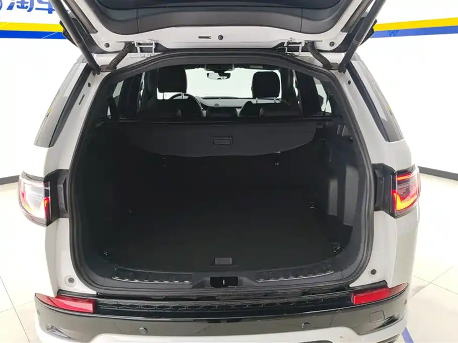 Land Rover Discovery Sport 2023 — фото 4
